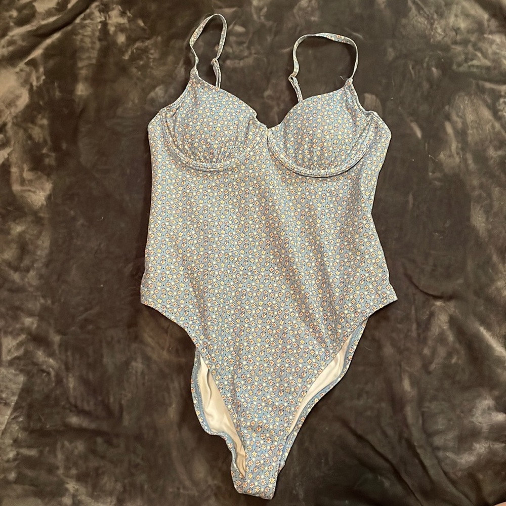 Urban outfitters baby blue one piece swimsuit with daisies